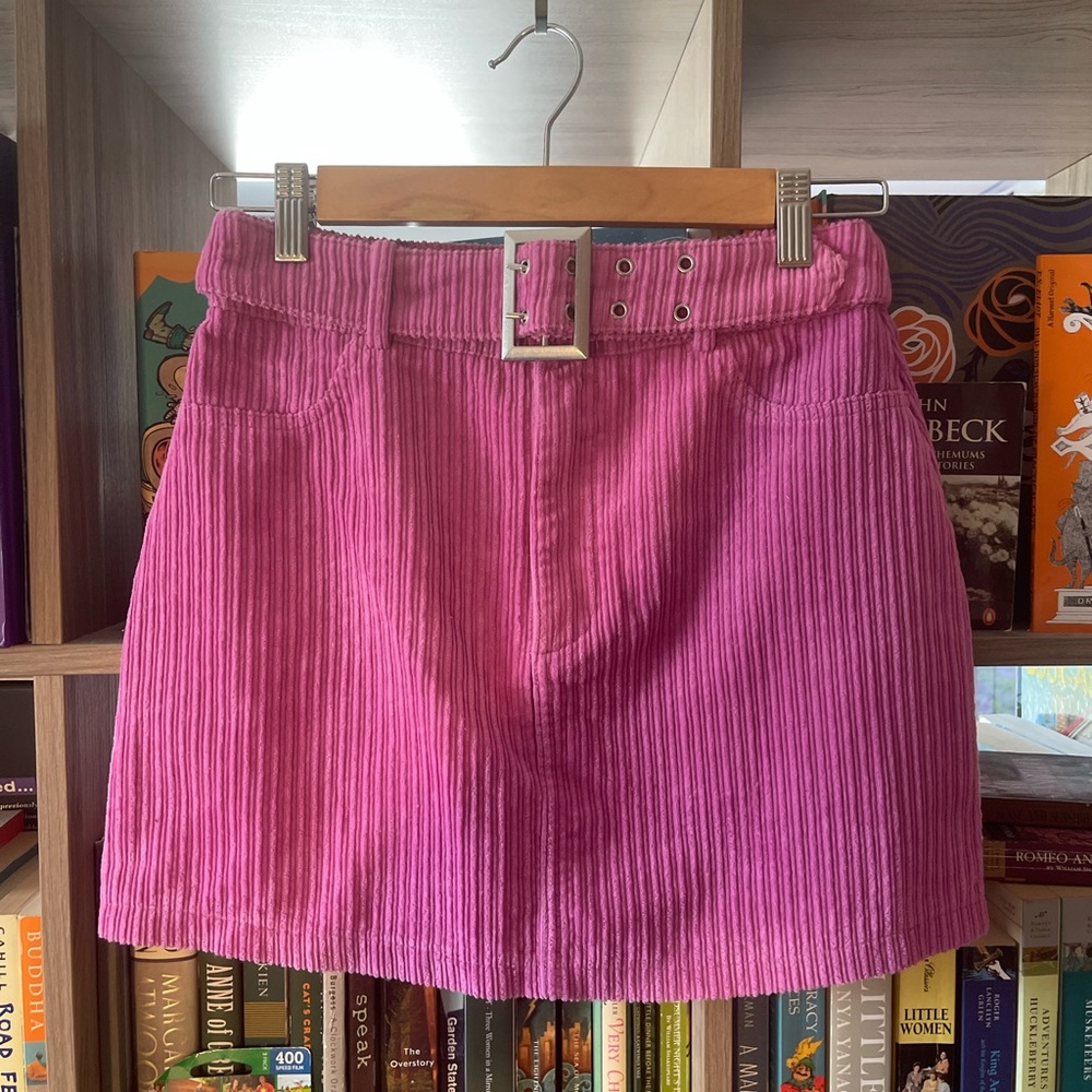 Magenta pink belted skirt